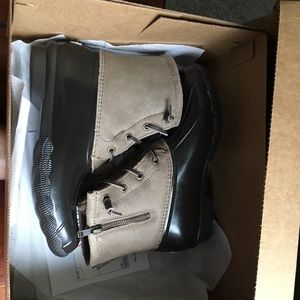 Women’s size 8 sperry boots
